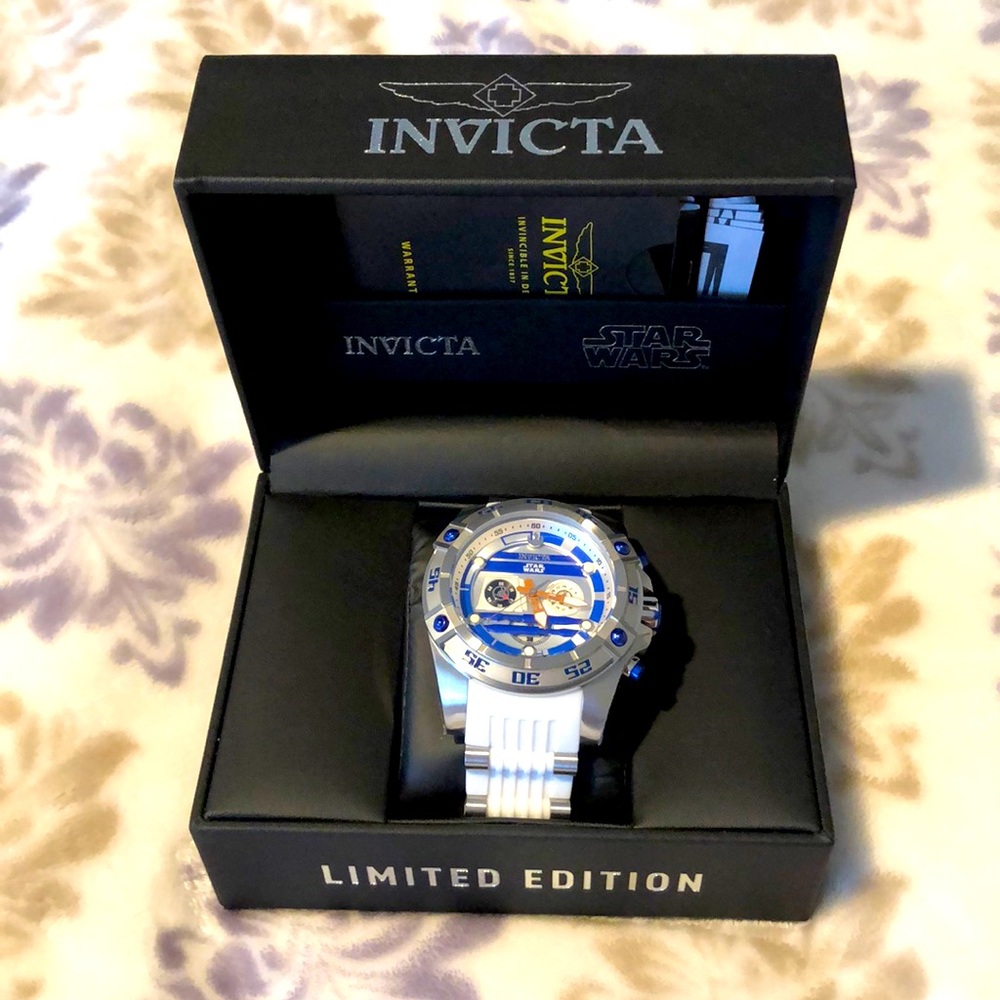 Invicta Star Wars R2-D2 men’s watch